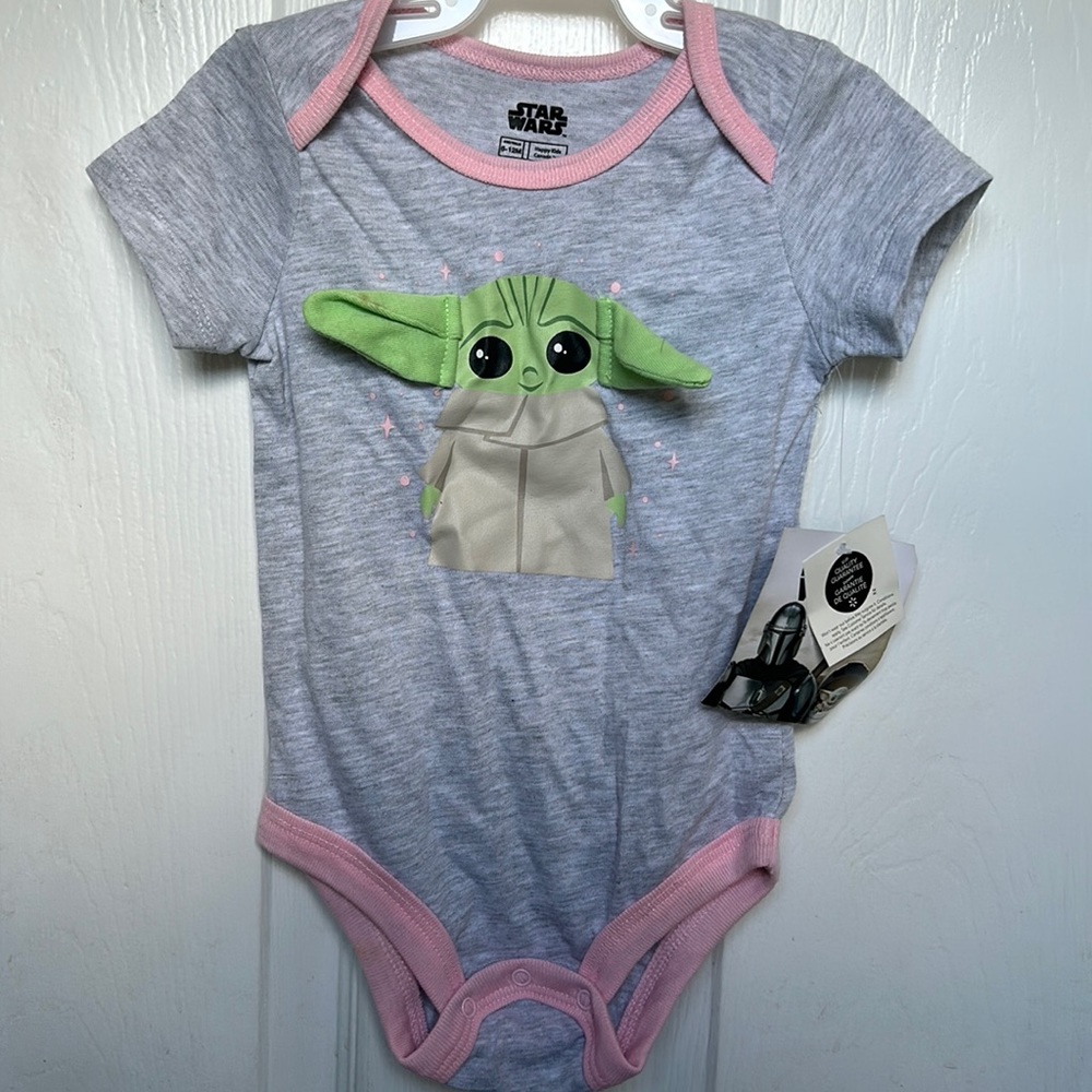 Starwars baby bodysuit. 6-12M